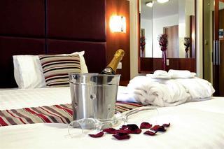 Mercure Swindon East Hotel And Spa Εξωτερικό φωτογραφία